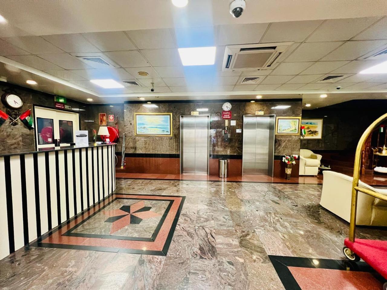 Sky Hotel Apartments Дубай Екстер'єр фото