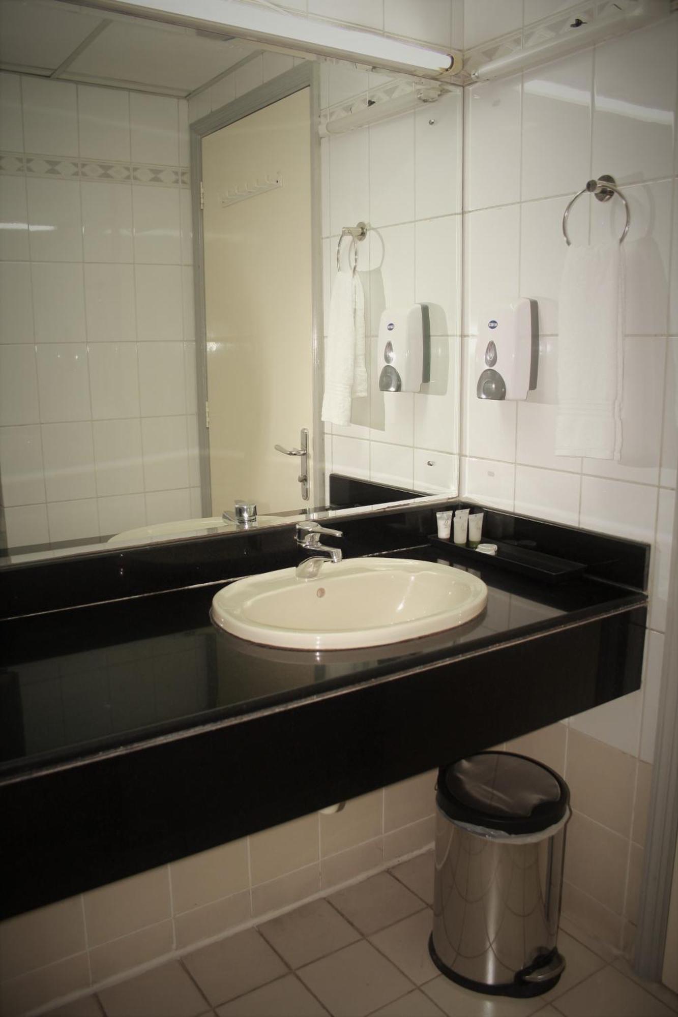 Sky Hotel Apartments Дубай Екстер'єр фото